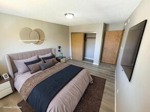 Mainstreet Court in Saskatoon, SK - Building Photo - Building Photo