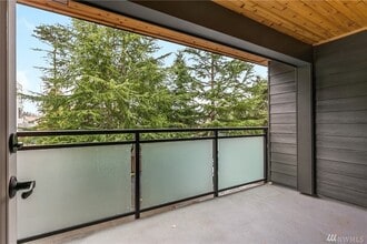 5818 NE 70th St in Seattle, WA - Building Photo - Building Photo