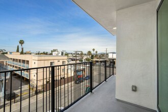 5550 Bonner Ave in Los Angeles, CA - Foto de edificio - Building Photo
