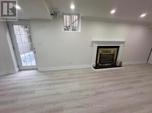 17 Leeward Dr in Brampton, ON - Building Photo - Building Photo