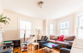 50 Green St, Unit 2 in Boston, MA - Building Photo