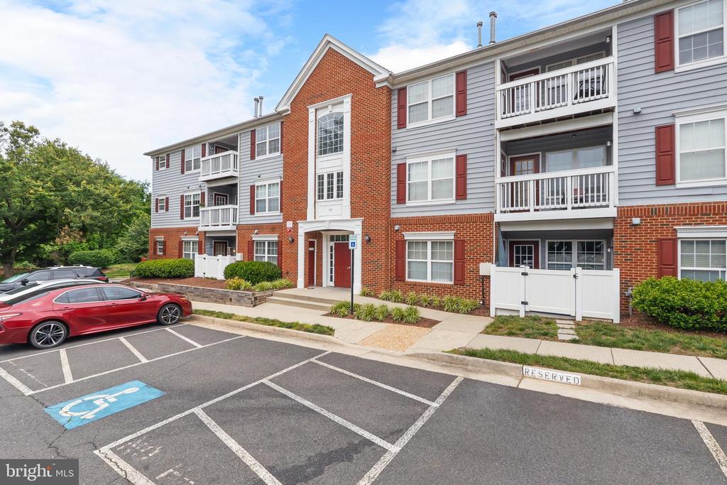 511 Constellation Square SE in Leesburg, VA - Building Photo