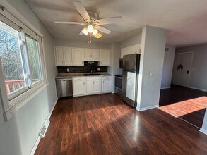 4024 180th St N in East Moline, IL - Building Photo - Building Photo