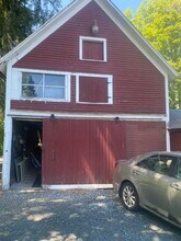 36 Happy Valley Rd in Woodstock, VT - Building Photo - Building Photo