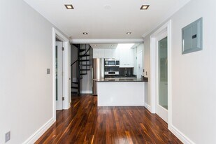 218 Avenue A, Unit 4FW in New York, NY - Building Photo