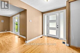 1631 Charbonneau St in Ottawa, ON - Building Photo - Building Photo