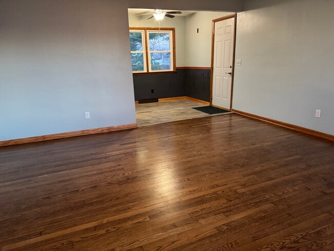 294 Arrowhead Dr in Lowell, IN - Foto de edificio - Building Photo