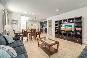 9042 Rhodes St in Kissimmee, FL - Building Photo - Building Photo