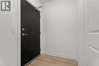 1936 Rymal Rd E in Hamilton, ON - Building Photo - Building Photo