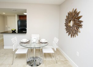 Parc Rosslyn Apartments in Arlington, VA - Foto de edificio - Interior Photo