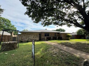 1922 Kensington Dr in Carrollton, TX - Building Photo - Building Photo