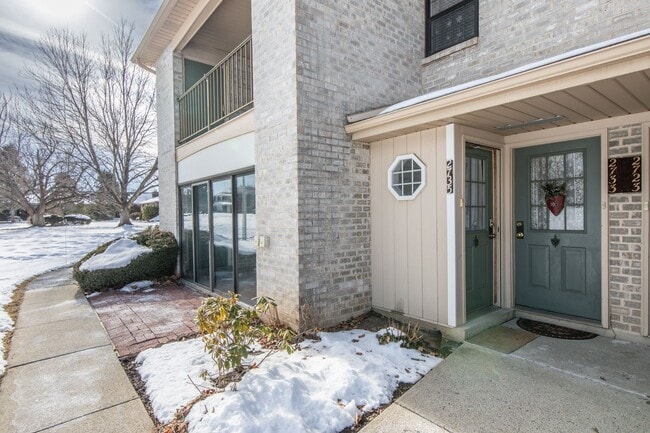 2735 Rolling Green Pl in Macungie, PA - Building Photo - Building Photo