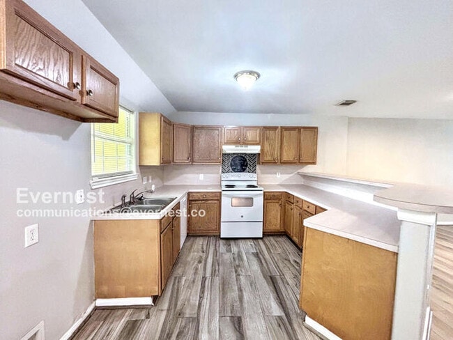 2300 Abernathy St in Houston, TX - Building Photo - Building Photo