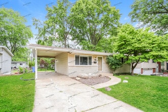 1825 Violet Dr in Florissant, MO - Building Photo - Building Photo