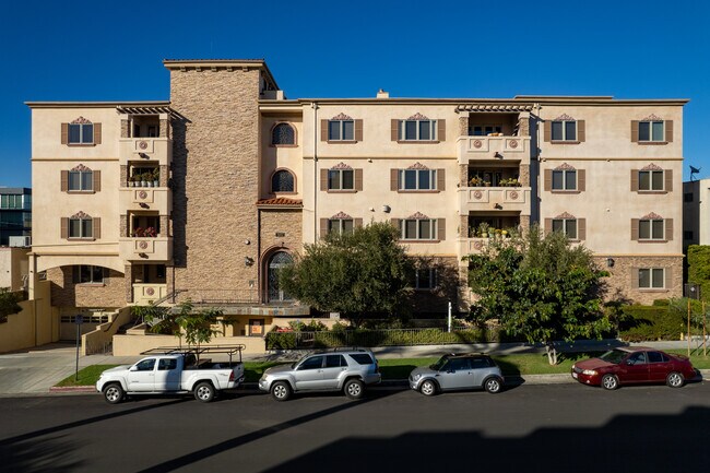 5057 Maplewood Ave in Los Angeles, CA - Building Photo - Building Photo