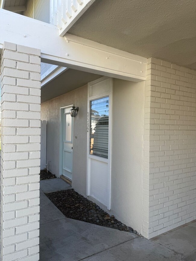 2582-2584 Seahorse Ave in Ventura, CA - Building Photo - Building Photo