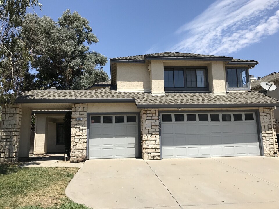 1725 Foxwood Dr in Tracy, CA - Building Photo