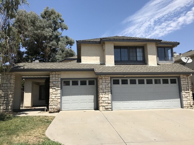 1725 Foxwood Dr