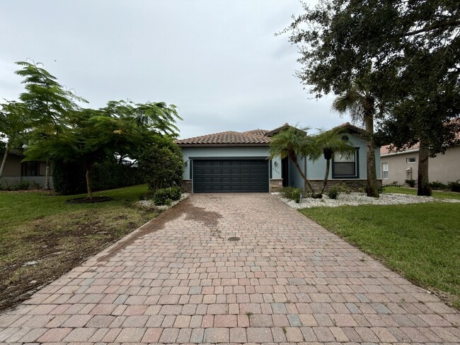 9368 Via Murano Ct in Ft. Myers, FL - Building Photo - Building Photo