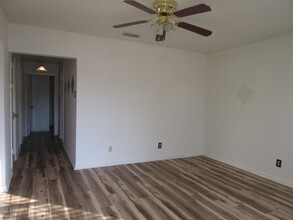 1302 Ford Ct in Laredo, TX - Building Photo - Building Photo