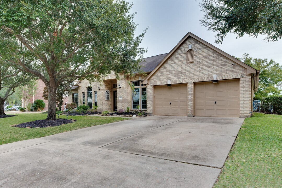 1903 Blue Water Bay Dr in Katy, TX - Building Photo