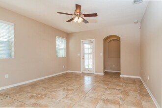 5955 Beaconpark St in Lithia, FL - Building Photo - Building Photo