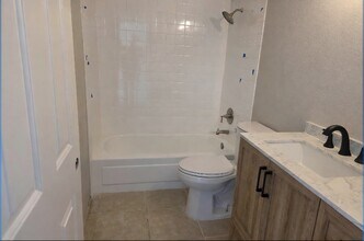 1834 Escondido Terrace in Henderson, NV - Foto de edificio - Building Photo