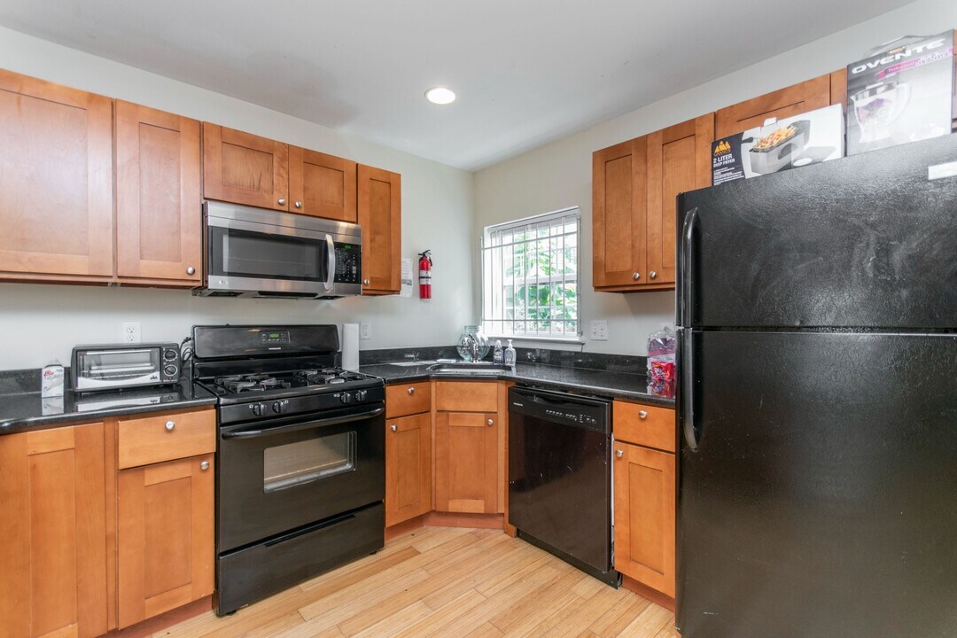 1843 N 18th St in Philadelphia, PA - Building Photo