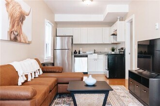 28 Dixon St in Newport, RI - Building Photo - Building Photo