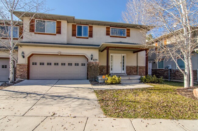 property at 674 E Union Pines Ct