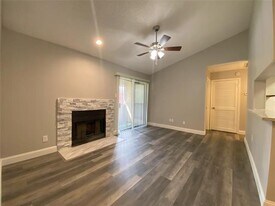 1310 Harwell Dr in Arlington, TX - Building Photo