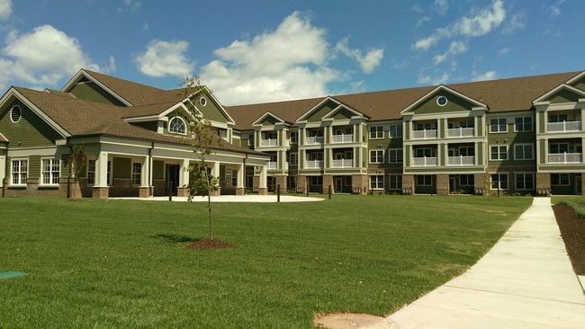 Village on State in North Haven, CT - Foto de edificio - Building Photo