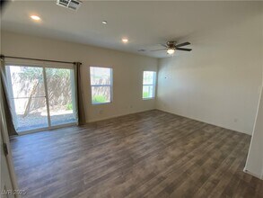 4114 Lunar Cyn Ave in North Las Vegas, NV - Building Photo - Building Photo