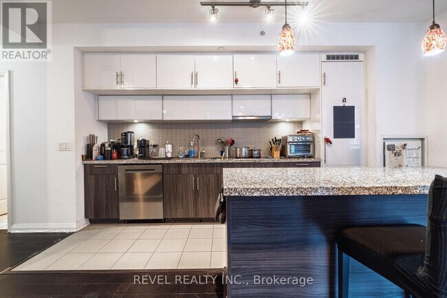 8 Mercer St in Toronto, ON - Building Photo - Building Photo