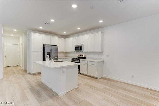 1541 Emilia Xing Pl in Henderson, NV - Building Photo - Building Photo