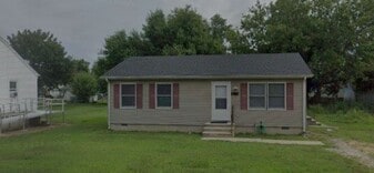 113 1st St in Bridgeville, DE - Building Photo