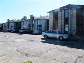 Saint James Apartments in Wichita, KS - Building Photo - Building Photo