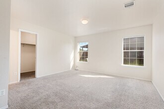 5002 Meridian Farm in San Antonio, TX - Building Photo - Building Photo