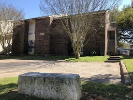 2608 Pecan Knoll St in Bryan, TX - Building Photo