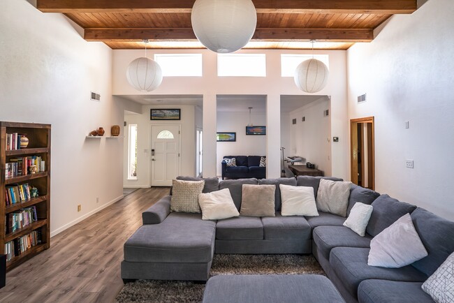 property at 9316 Tanoan Dr NE