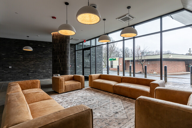 11 E Pleasant St in Amherst, MA - Building Photo - Lobby