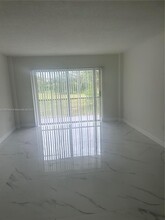 4166 Inverrary Dr in Lauderhill, FL - Building Photo - Building Photo