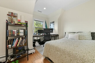 1774 Beacon St, Unit 6 in Brookline, MA - Foto de edificio - Building Photo