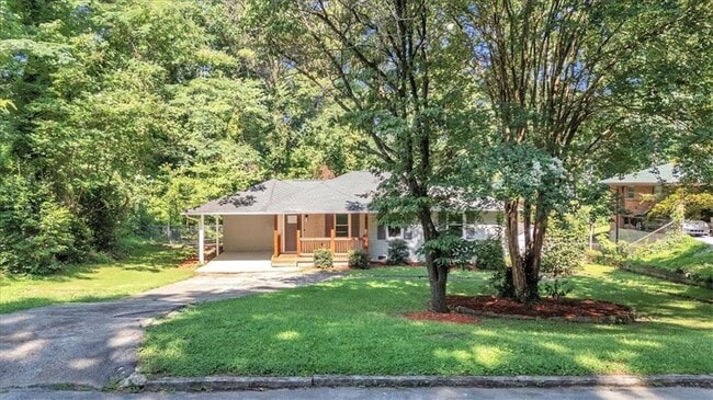 2473 Harwood Dr in East Point, GA - Building Photo - Building Photo