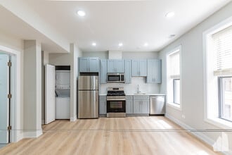 441 W Belden Ave, Unit 04 in Chicago, IL - Building Photo - Building Photo