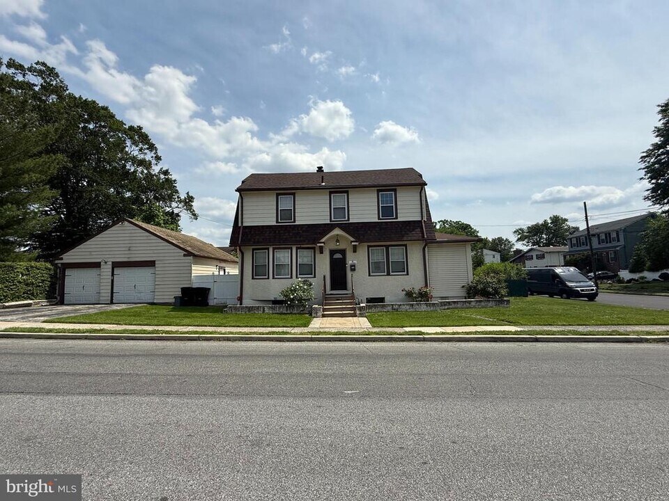 101 S Glenwood Ave in Aldan, PA - Building Photo