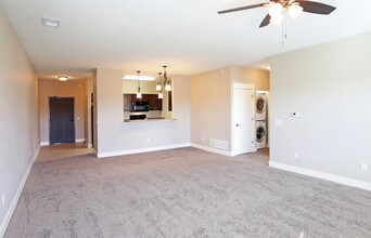 Chantacleer Apartments in Lincoln, NE - Foto de edificio - Interior Photo