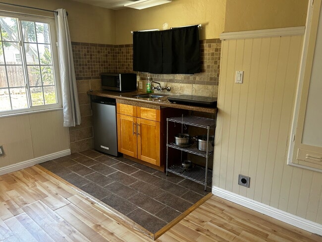 475 Central Ave in Pittsburg, CA - Building Photo - Building Photo