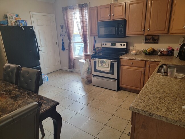 71 Mount Pleasant Ave, Unit 3 in Providence, RI - Building Photo - Building Photo