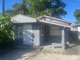 412 NW 23rd Ct, Unit 410 in Miami, FL - Building Photo